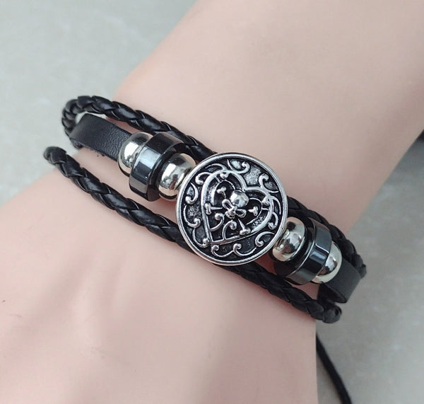 Queen of Hearts Skull Bracelet